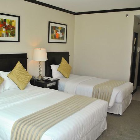 Tower Inn Makati Business Hotel Makati City ภายนอก รูปภาพ