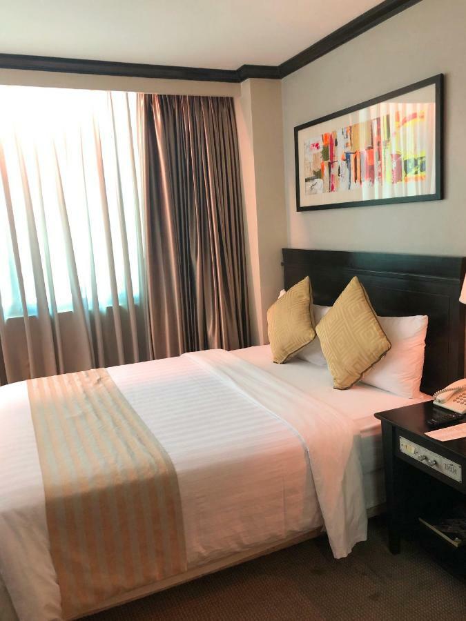 Tower Inn Makati Business Hotel Makati City ภายนอก รูปภาพ