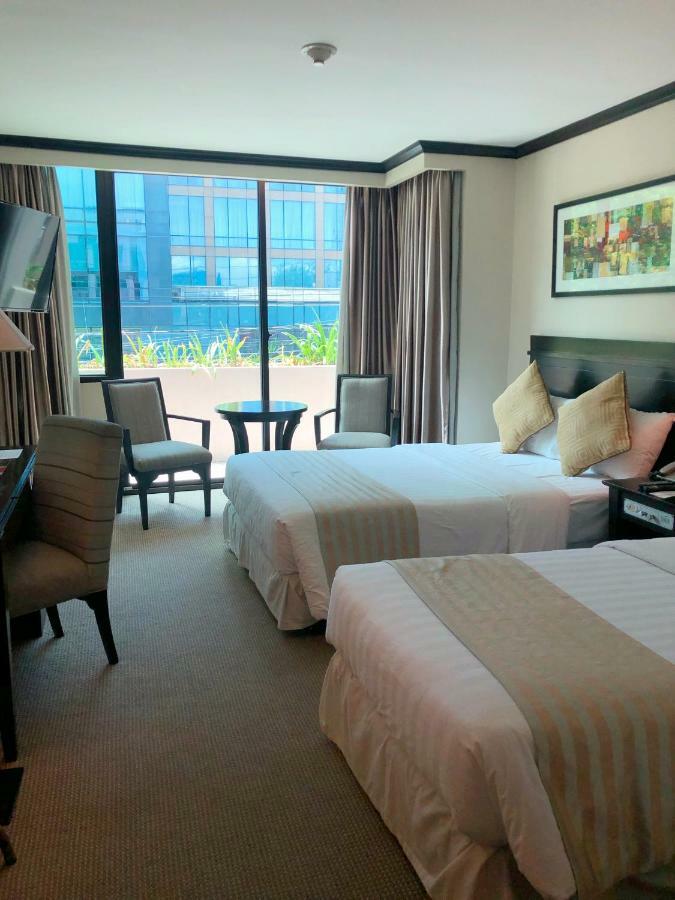 Tower Inn Makati Business Hotel Makati City ภายนอก รูปภาพ