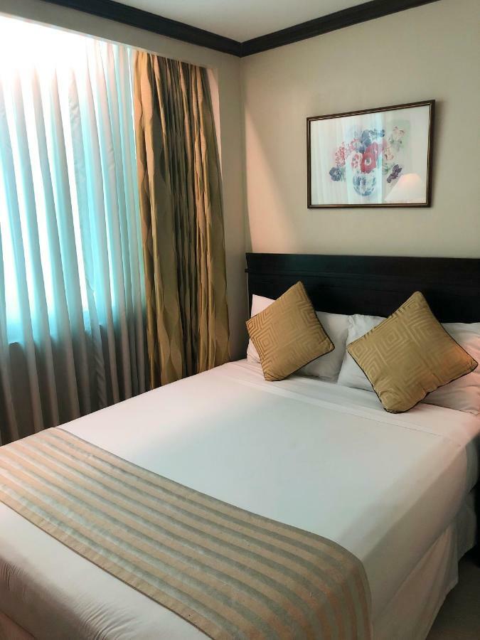 Tower Inn Makati Business Hotel Makati City ภายนอก รูปภาพ